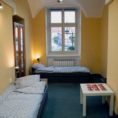 Hostel Staromiejski Гнезно Экстерьер фото