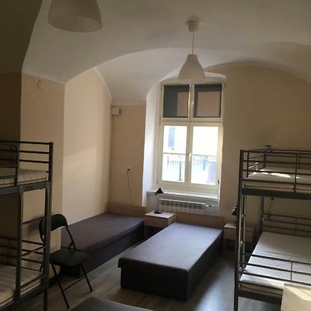 Hostel Staromiejski Гнезно Экстерьер фото