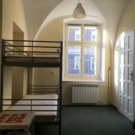 Hostel Staromiejski Гнезно Экстерьер фото