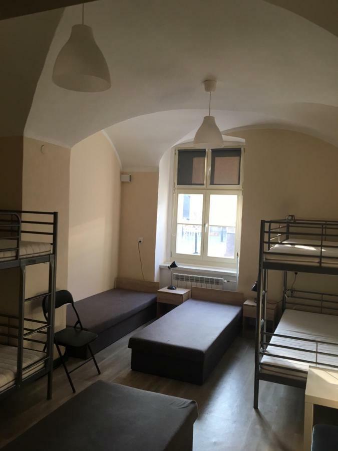 Hostel Staromiejski Гнезно Экстерьер фото